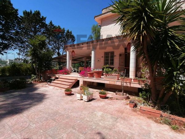 casa indipendente in vendita a San Vito dei Normanni in zona Poggioreale