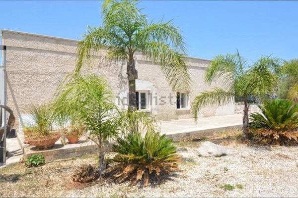 casa indipendente in vendita a San Vito dei Normanni in zona Conforto
