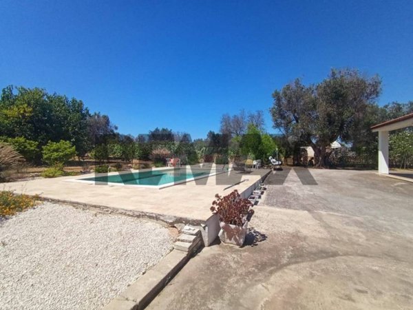 casa indipendente in vendita a San Vito dei Normanni in zona Poggioreale