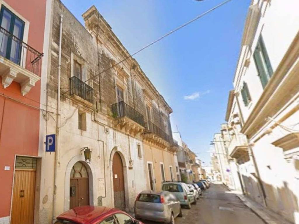 appartamento in vendita a San Vito dei Normanni in zona Centro Storico