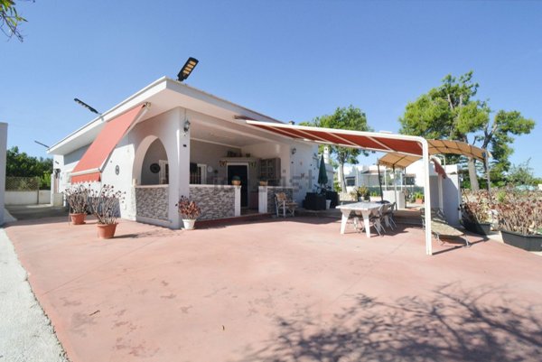 casa indipendente in vendita a San Vito dei Normanni in zona Centro Storico
