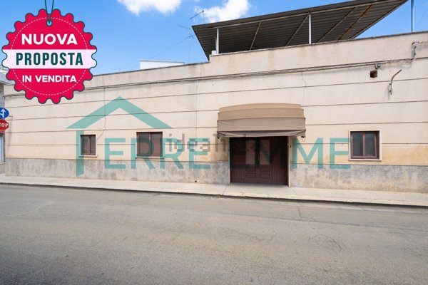 casa indipendente in vendita a San Vito dei Normanni in zona Centro Storico