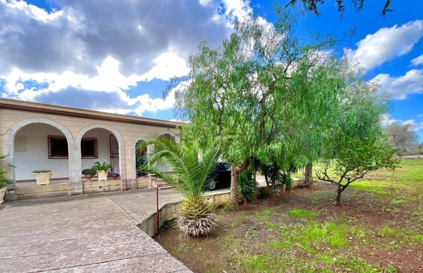 casa indipendente in vendita a San Vito dei Normanni in zona Poggioreale