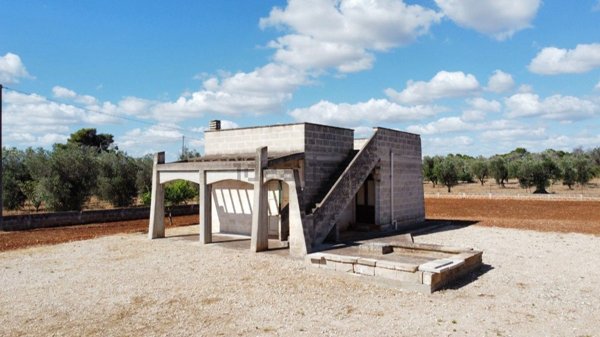 casa indipendente in vendita a San Vito dei Normanni in zona Poggioreale