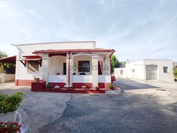 casa indipendente in vendita a San Vito dei Normanni in zona Centro Storico