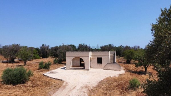 casa indipendente in vendita a San Vito dei Normanni in zona Poggioreale