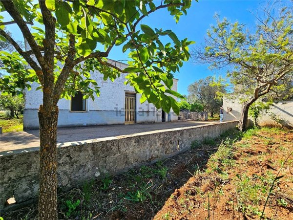 casale in vendita a San Vito dei Normanni in zona Poggioreale