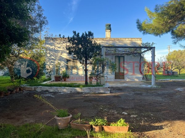 casa indipendente in vendita a San Vito dei Normanni in zona Poggioreale