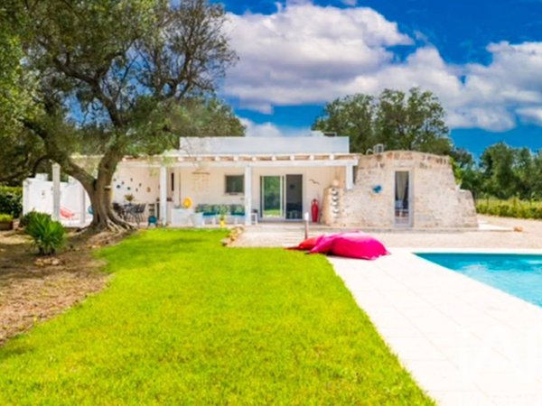casa indipendente in vendita a San Vito dei Normanni in zona Centro Storico