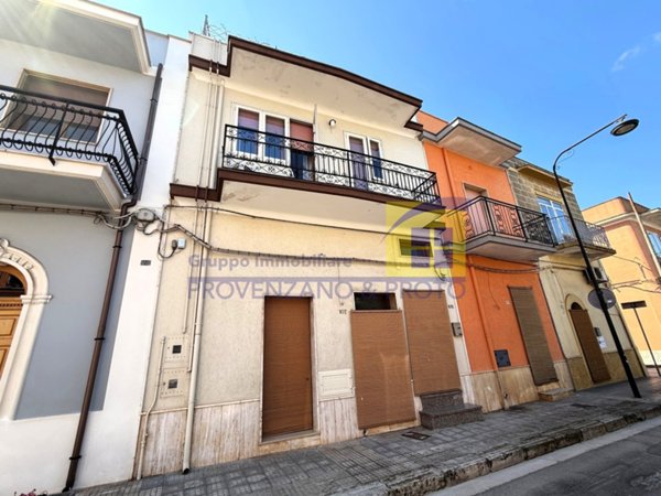 appartamento in vendita a San Vito dei Normanni in zona Centro Storico