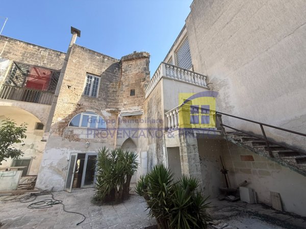 appartamento in vendita a San Vito dei Normanni in zona Centro Storico