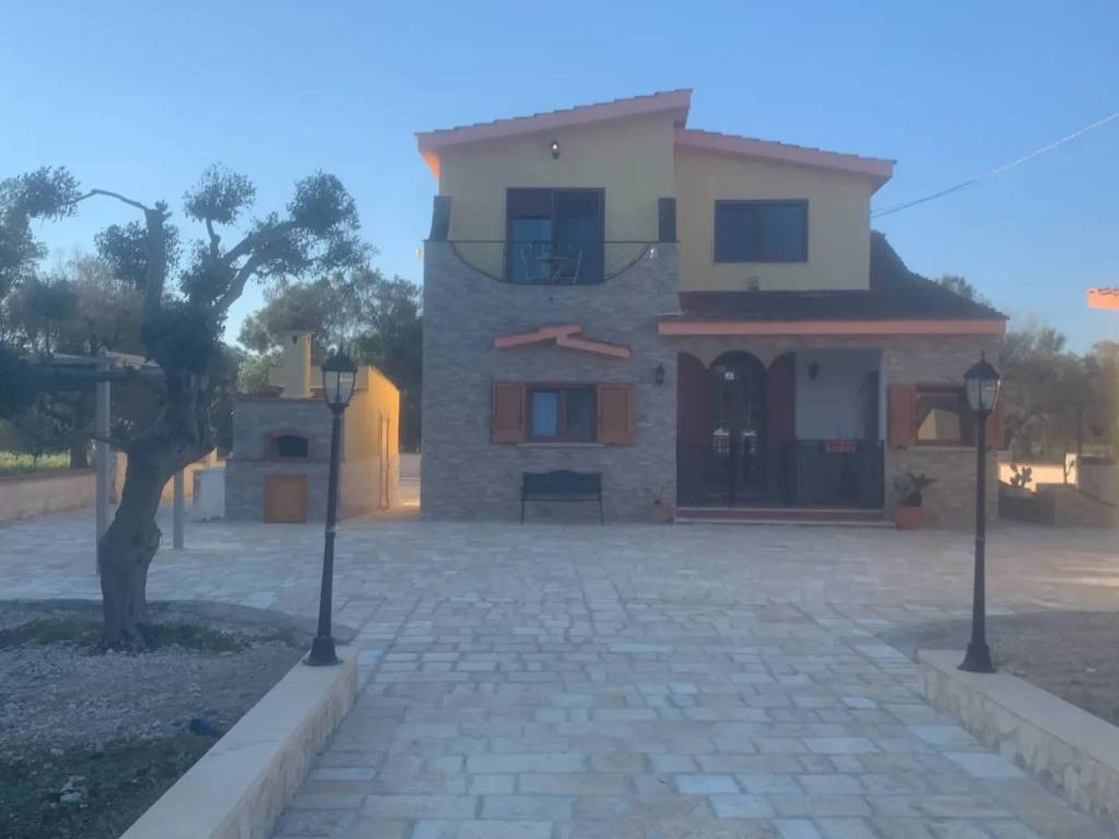 casa indipendente in vendita a San Vito dei Normanni in zona Poggioreale
