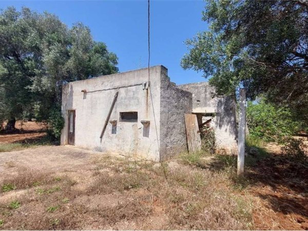 casa indipendente in vendita a San Vito dei Normanni in zona Poggioreale