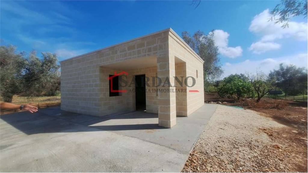 casa indipendente in vendita a San Vito dei Normanni in zona Poggioreale