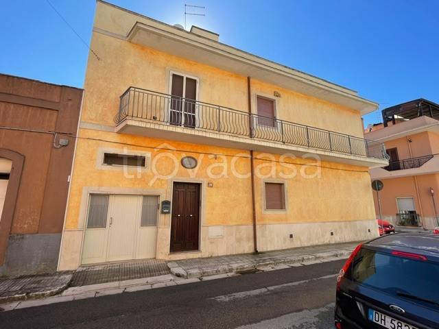 casa indipendente in vendita a San Vito dei Normanni in zona Centro Storico