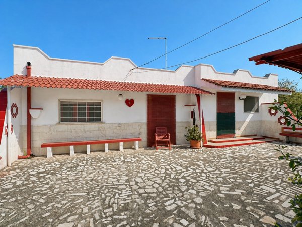 casa indipendente in vendita a San Vito dei Normanni in zona Centro Storico
