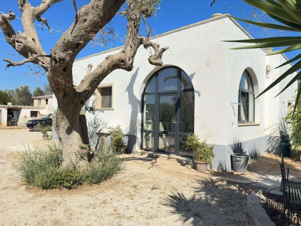 casa indipendente in vendita a San Vito dei Normanni