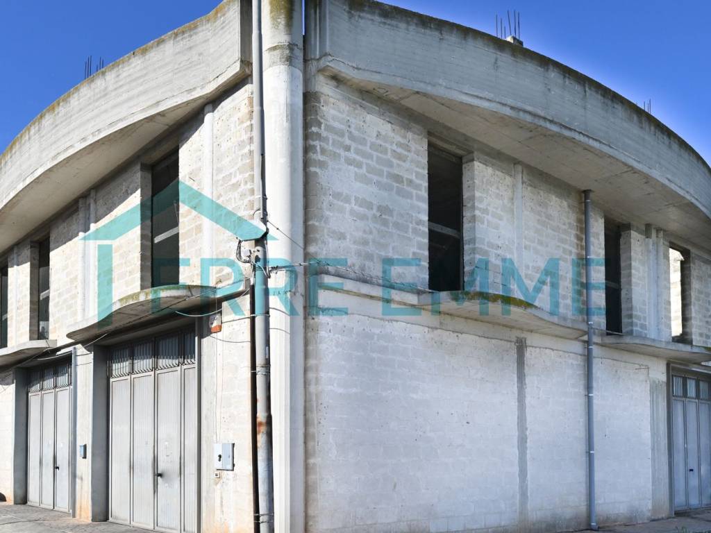 intera palazzina in vendita a San Vito dei Normanni