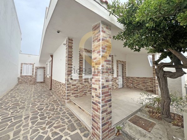 casa indipendente in vendita a Torchiarolo