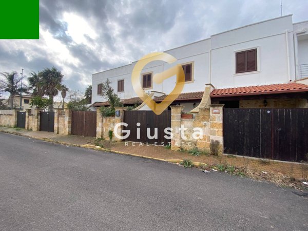 casa indipendente in vendita a Torchiarolo in zona Lendinuso