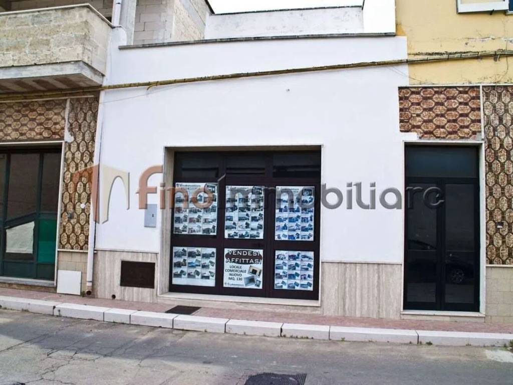 negozio in vendita a Torchiarolo