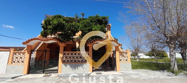 casa indipendente in vendita a Torchiarolo