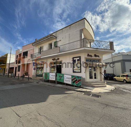 negozio in vendita a Torchiarolo