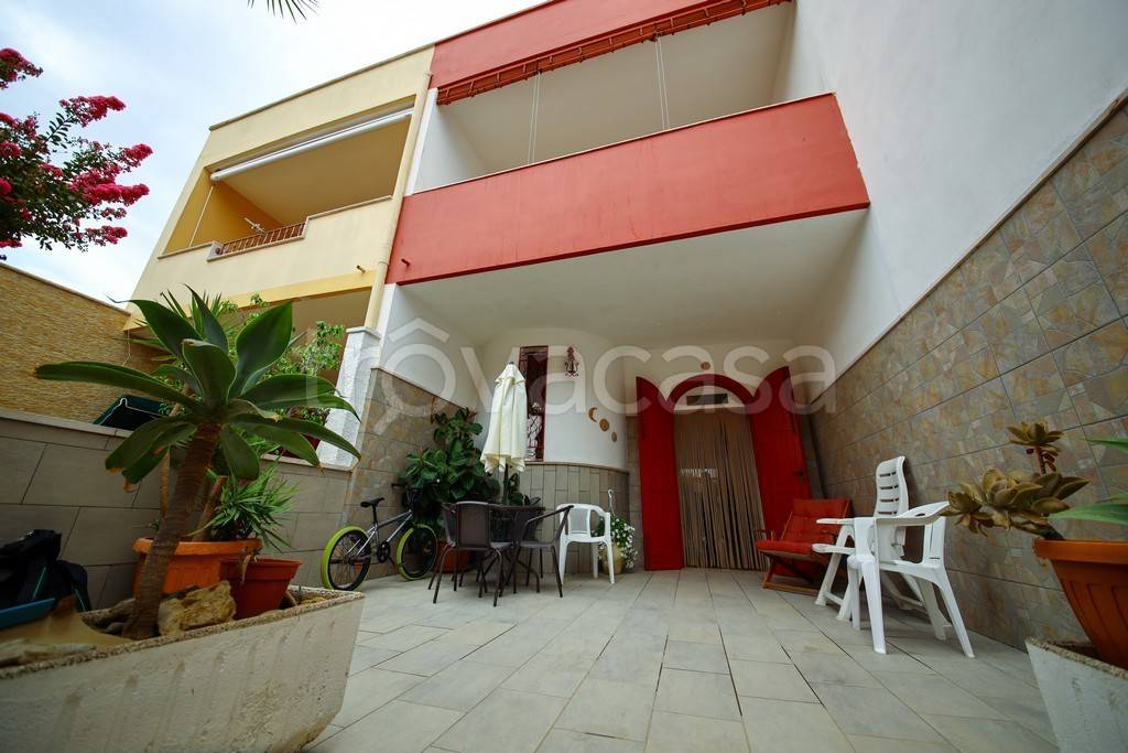 casa indipendente in vendita a Torchiarolo in zona Lendinuso