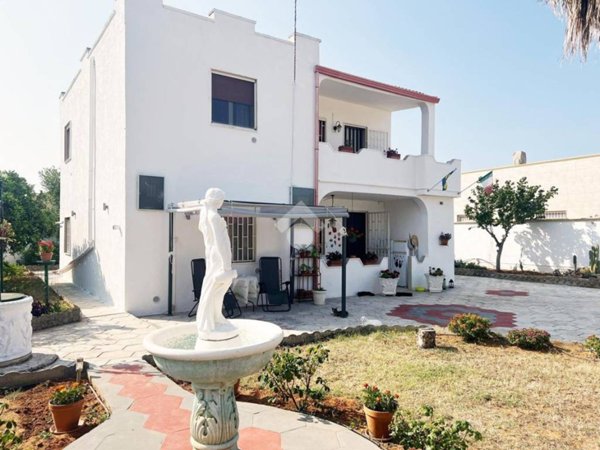casa indipendente in vendita a Torchiarolo