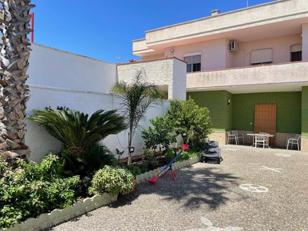 casa indipendente in vendita a Torchiarolo in zona Lendinuso