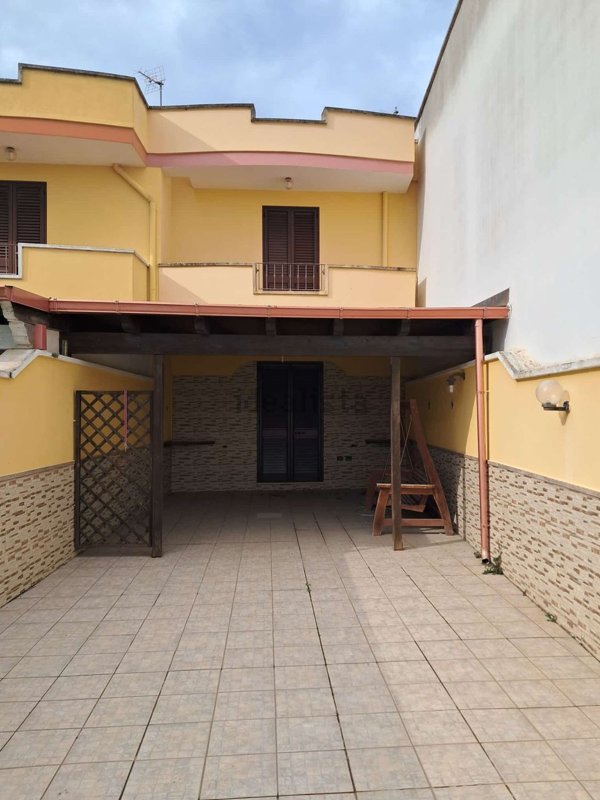 appartamento in vendita a Torchiarolo in zona Lendinuso