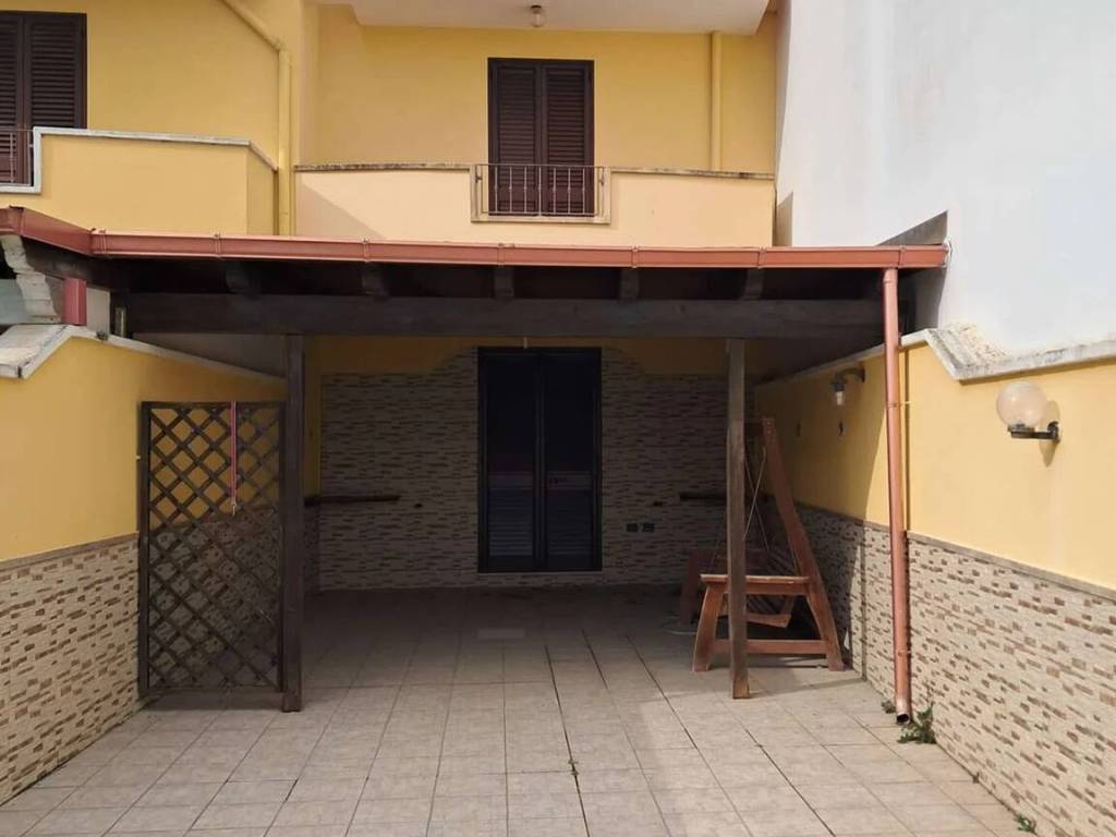 appartamento in vendita a Torchiarolo in zona Lendinuso