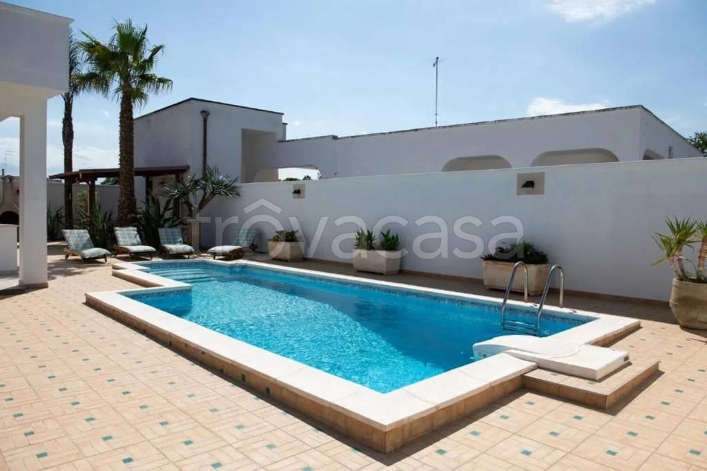 casa indipendente in vendita a Torchiarolo in zona Lendinuso