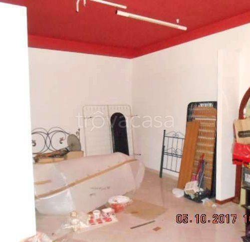 negozio in vendita a Torchiarolo