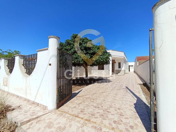 casa indipendente in vendita a Torchiarolo