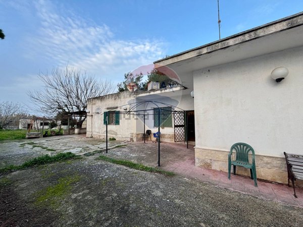 casale in vendita a Torchiarolo in zona Lendinuso