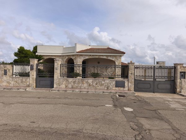 casa indipendente in vendita a Torchiarolo