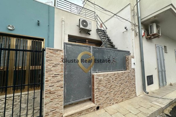 casa semindipendente in vendita a Torchiarolo in zona Lendinuso