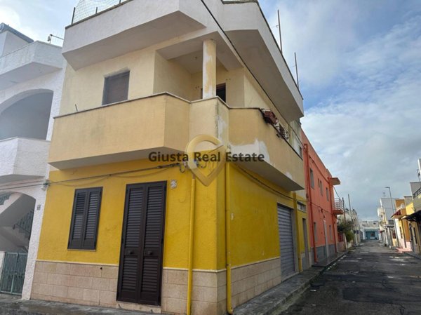 casa indipendente in vendita a Torchiarolo in zona Lendinuso