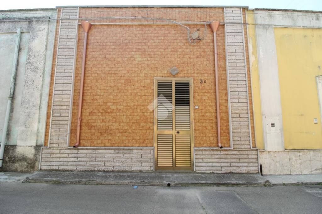 casa indipendente in vendita a Torchiarolo