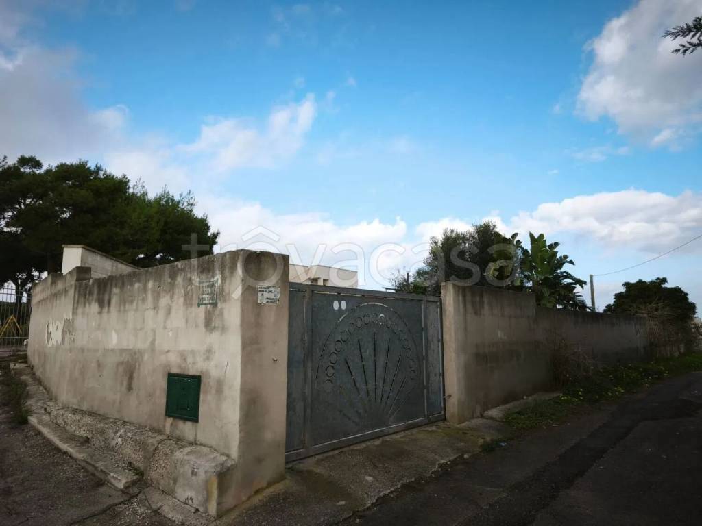 casa indipendente in vendita a Torchiarolo in zona Lendinuso