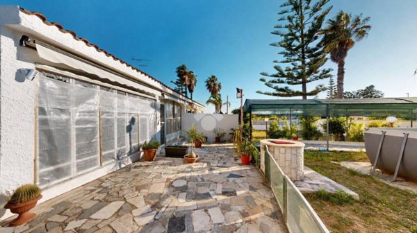 casa indipendente in vendita a Torchiarolo in zona Lendinuso
