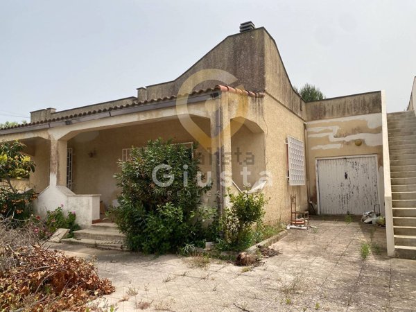 casa indipendente in vendita a Torchiarolo in zona Lendinuso