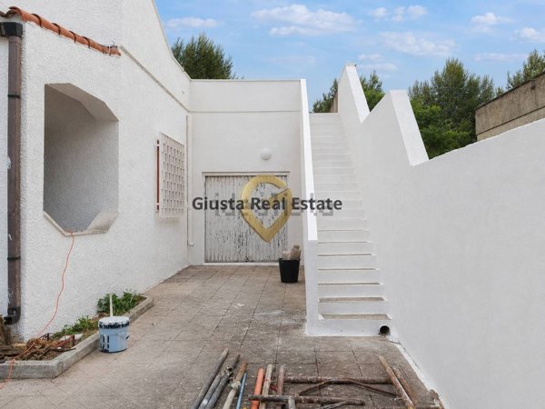 casa indipendente in vendita a Torchiarolo in zona Lendinuso