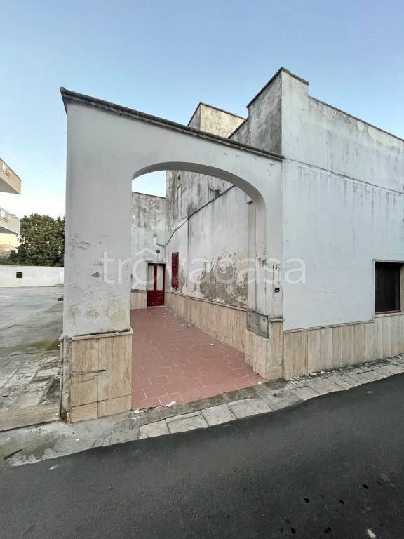 casa indipendente in vendita a Torre Santa Susanna