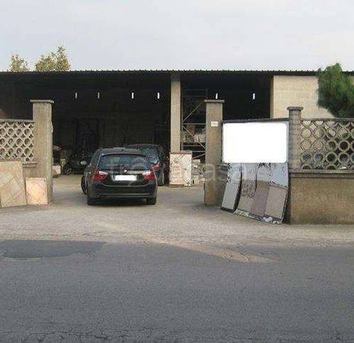 locale commerciale in vendita a Torre Santa Susanna