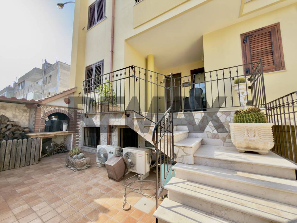 casa indipendente in vendita a Torre Santa Susanna