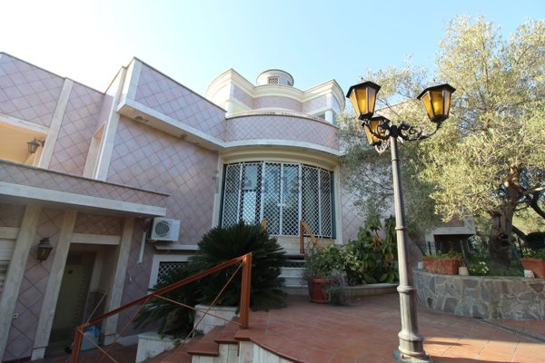 casa indipendente in vendita a Villa Castelli