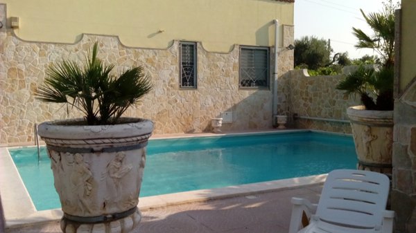 casa indipendente in vendita a Villa Castelli
