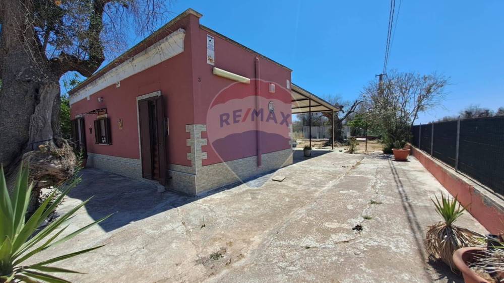 casa indipendente in vendita a Villa Castelli